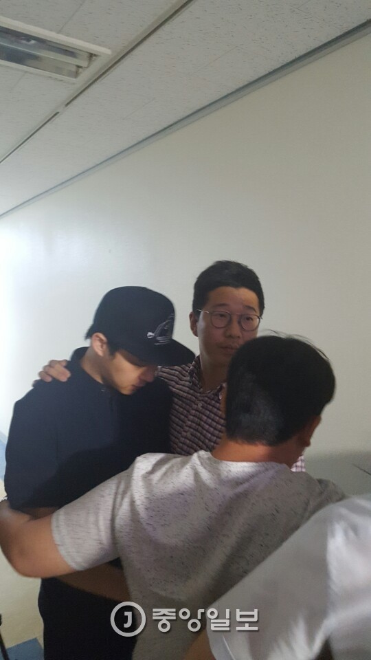Giữa bão dư luận, Yoochun (JYJ) bỗng xin nghỉ ốm khi đang thực hiện nghĩa vụ quân sự - Ảnh 2.