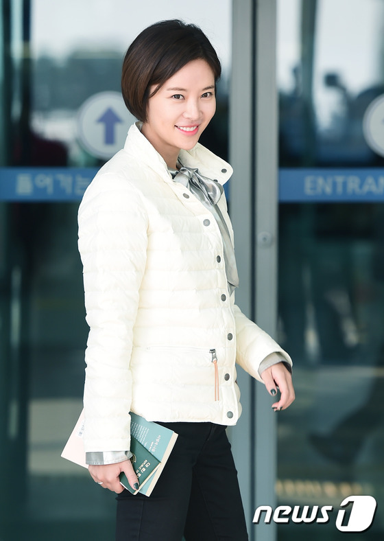 Seohyun đối lập Krystal, cùng dàn mỹ nam mỹ nữ Hàn đọ dáng sang chảnh ở sân bay - Ảnh 14.