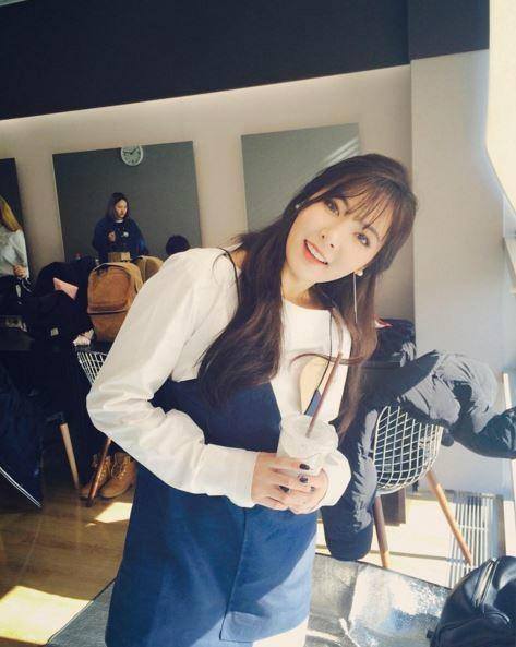 Netizen ngỡ ngàng khi biết Hyuna trang điểm càng nhẹ càng xinh - Ảnh 1.