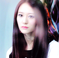 Krystal f(x) đ&atilde; từng rất xinh, nhưng giờ đ&acirc;y ng&agrave;y c&agrave;ng... giống đ&agrave;n &ocirc;ng? - Ảnh 1.