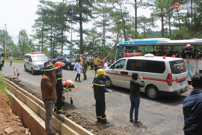 Chùm ảnh: Hiện trường vụ tai nạn xe khách thảm khốc tại đèo Prenn - Ảnh 11.