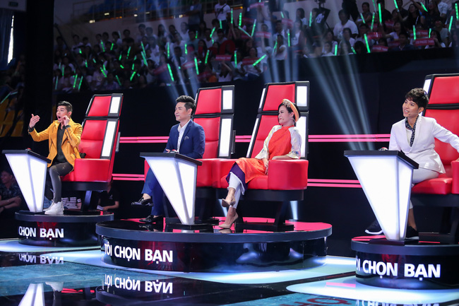 The Voice Kids: Mặc Đông Nhi và Noo tranh giành, cậu bé dân ca vẫn chọn Vũ Cát Tường - Ảnh 1.