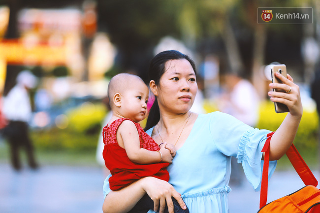 Ở S&agrave;i G&ograve;n đ&oacute; m&agrave;, c&aacute;i g&igrave; cũng nồng nhiệt v&agrave; mắc cười như vậy hết trơn! - Ảnh 8.