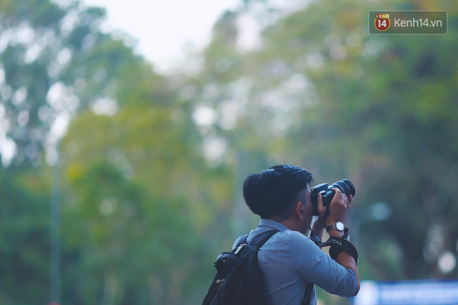 Ở S&agrave;i G&ograve;n đ&oacute; m&agrave;, c&aacute;i g&igrave; cũng nồng nhiệt v&agrave; mắc cười như vậy hết trơn! - Ảnh 6.