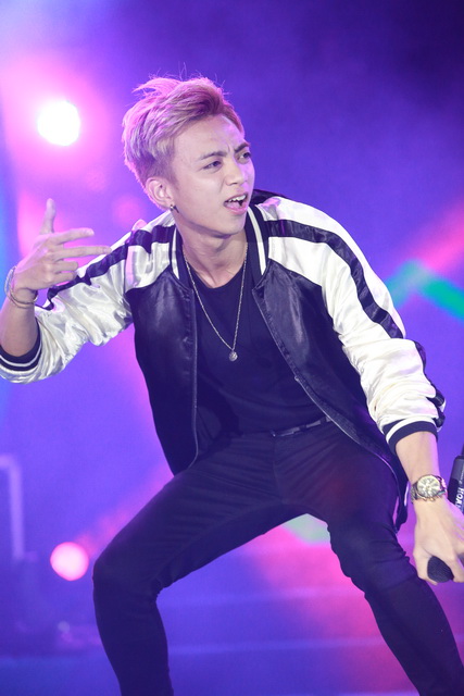 Sơn T&ugrave;ng nhoi hết cỡ khi l&agrave;m B-boy trước 15.000 fan Hải Ph&ograve;ng - Ảnh 22.