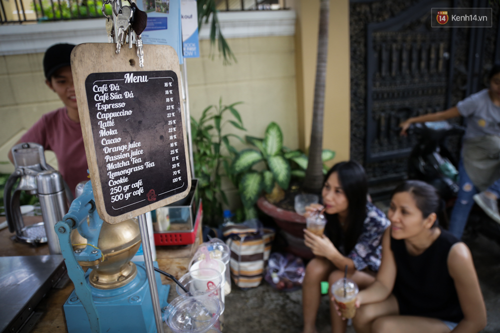 Chuyện ch&agrave;ng T&acirc;y bỏ nghề thiết kế, đến S&agrave;i G&ograve;n đẩy xe đạp b&aacute;n cafe dạo - Ảnh 7.