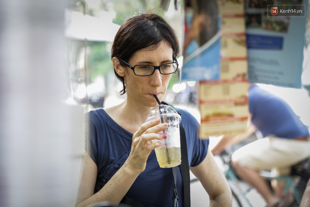 Chuyện ch&agrave;ng T&acirc;y bỏ nghề thiết kế, đến S&agrave;i G&ograve;n đẩy xe đạp b&aacute;n cafe dạo - Ảnh 5.