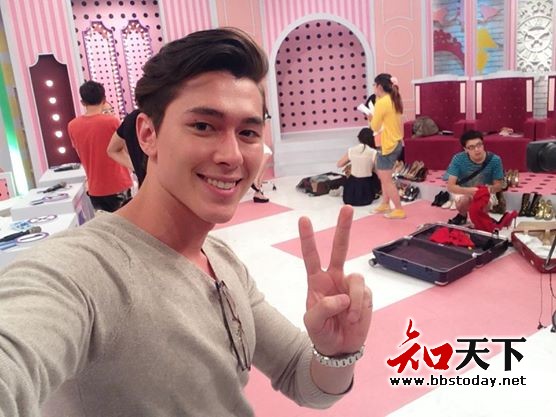 Showbiz Đ&agrave;i r&uacute;ng động v&igrave; mẫu nam điển trai tự tử sau c&aacute;i chết của bạn g&aacute;i - Ảnh 3.