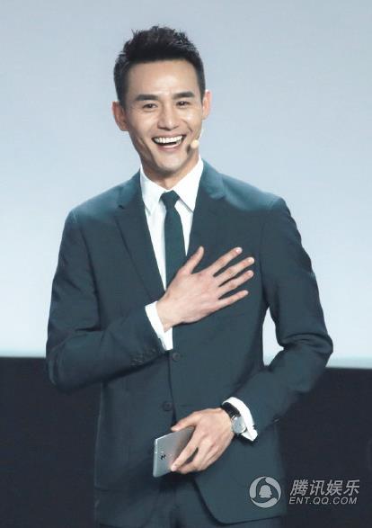 Những đôi bàn tay thon dài vạn người mê của showbiz thế giới - Ảnh 1.