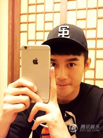 Những đôi bàn tay thon dài vạn người mê của showbiz thế giới - Ảnh 2.