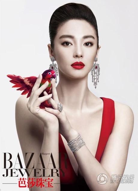 Những đôi bàn tay thon dài vạn người mê của showbiz thế giới - Ảnh 23.