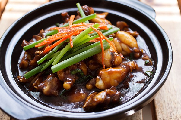 Tuyển tập c&aacute;c m&oacute;n n&oacute;ng hổi vừa mặn vừa ngọt cho ng&agrave;y đại h&agrave;n - Ảnh 1.