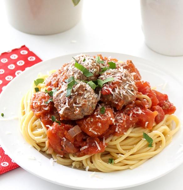 Ăn mì spaghetti với kiểu thịt viên cắn vào là bất ngờ liền - Ảnh 3.