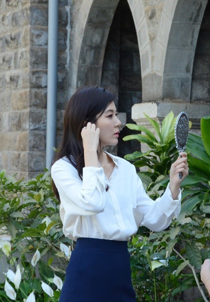 Mỹ nh&acirc;n &ldquo;Phẩm Gi&aacute; Qu&yacute; &Ocirc;ng&rdquo; Kim Ha Neul đẹp dịu d&agrave;ng trong bộ ảnh cưới - Ảnh 9.