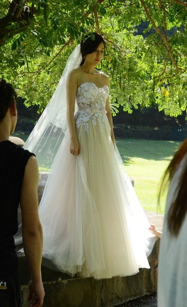 Mỹ nh&acirc;n &ldquo;Phẩm Gi&aacute; Qu&yacute; &Ocirc;ng&rdquo; Kim Ha Neul đẹp dịu d&agrave;ng trong bộ ảnh cưới - Ảnh 16.