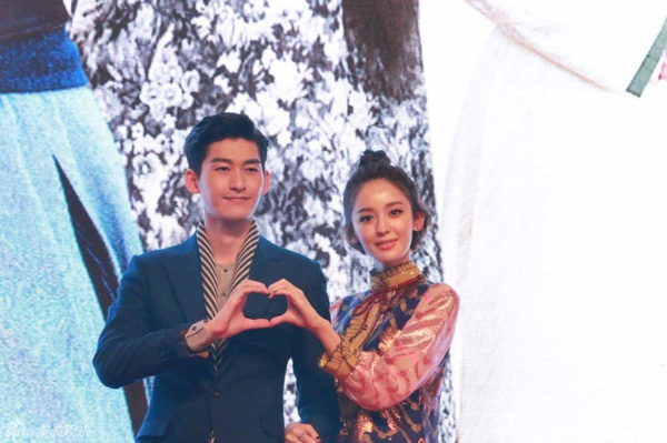 Y&ecirc;u nhau thắm thiết, vậy m&agrave; đ&acirc;y l&agrave; những cặp đ&ocirc;i Hoa ngữ bị người h&acirc;m mộ phản đối nhất l&agrave;ng giải tr&iacute; - Ảnh 7.