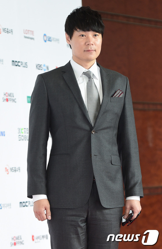 Park Hae Jin đẹp như hoàng tử, tân binh nhóm TWICE khoe vòng eo gợi cảm trên thảm đỏ - Ảnh 19.