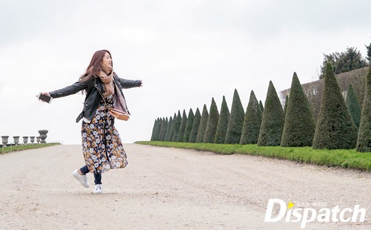 Xa rời showbiz xô bồ, Park Shin Hye lại là một cô bé giản dị du ngoạn tại Paris, Pháp - Ảnh 2.