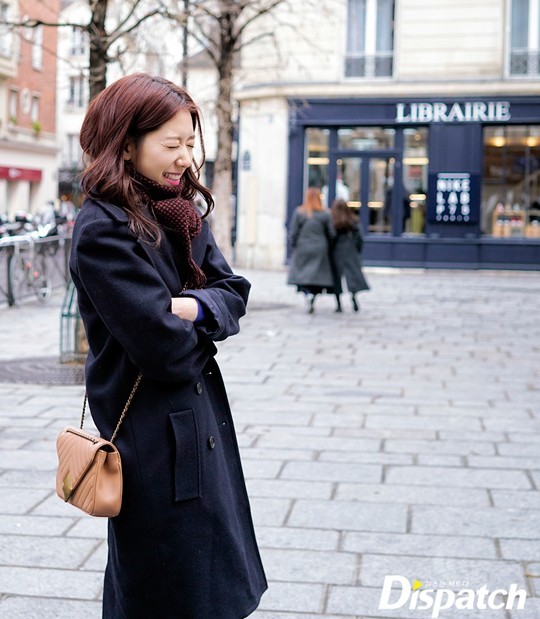Xa rời showbiz xô bồ, Park Shin Hye lại là một cô bé giản dị du ngoạn tại Paris, Pháp - Ảnh 13.