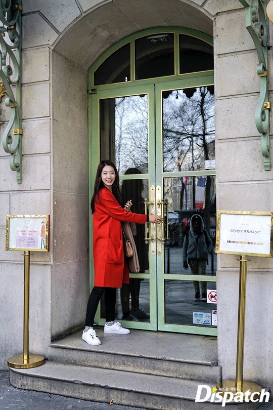 Xa rời showbiz xô bồ, Park Shin Hye lại là một cô bé giản dị du ngoạn tại Paris, Pháp - Ảnh 19.