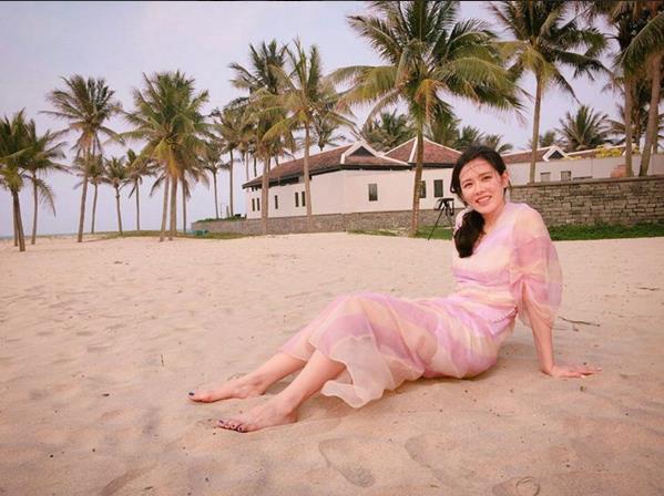 Sao nữ “Hương mùa hè” Son Ye Jin khoe loạt ảnh đi nghỉ ở Hội An - Ảnh 4.