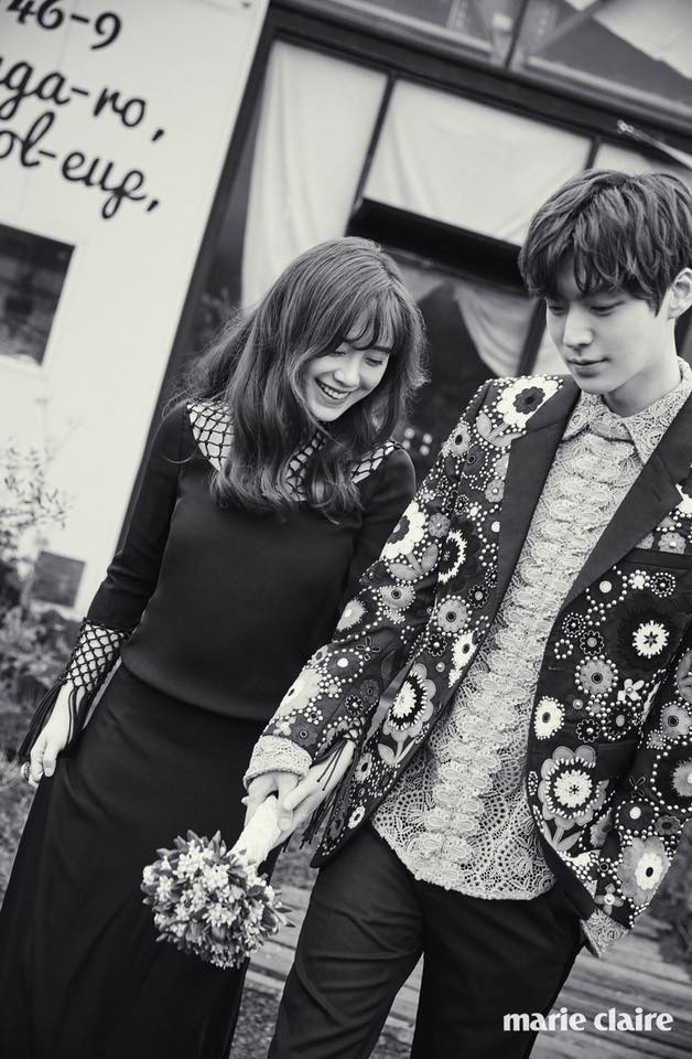 Vắng Ahn Jae Hyun, Nàng Cỏ Goo Hye Sun một mình đi đăng kí kết hôn - Ảnh 4.