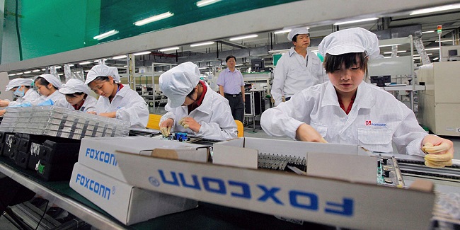 Nếu kh&ocirc;ng lắp ở Trung Quốc, iPhone sẽ c&oacute; gi&aacute; bao nhi&ecirc;u? - Ảnh 1.