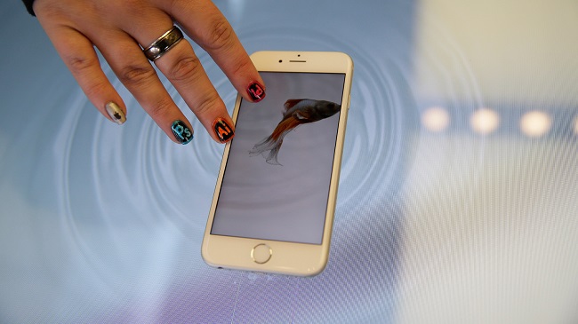 iPhone 7 sẽ có thể sạc đầy pin cực nhanh - Ảnh 1.