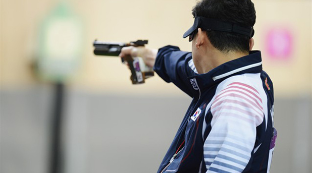 Bộ môn bắn súng vừa đem lại HCV Olympic cho thể thao Việt Nam khó đến mức nào? - Ảnh 2.
