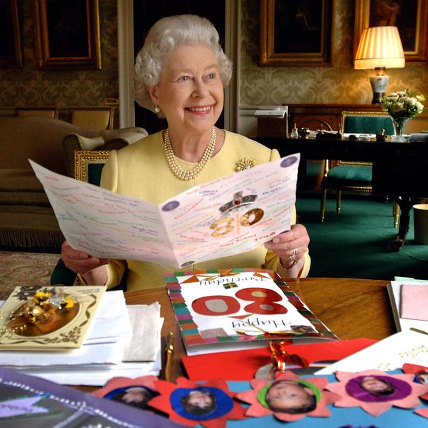 Những dấu ấn cuộc đời nữ hoàng Elizabeth II qua gần một thế kỷ - Ảnh 24.