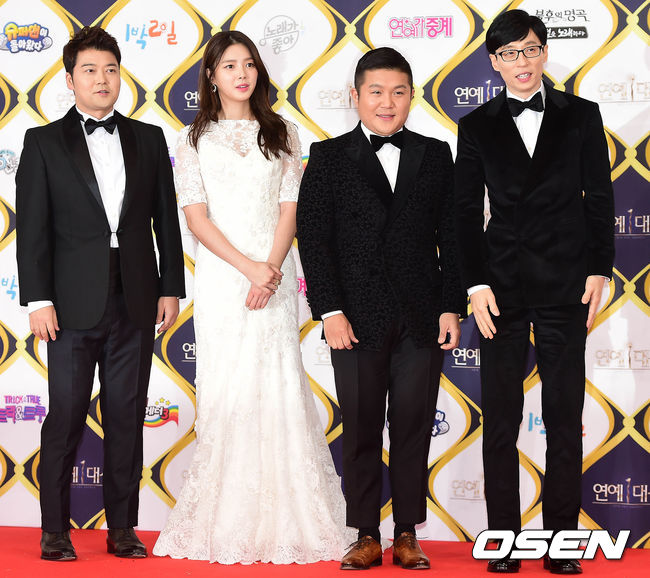 Thảm đỏ KBS Entertainment Awards: Tiffany trở lại rạng rỡ, dàn sao nữ thi nhau khoe vẻ gợi cảm - Ảnh 19.
