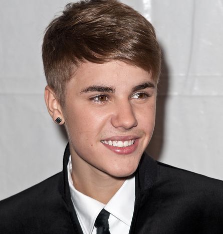 Justin Bieber: Tấm áo choàng danh tiếng trở nên quá khổ với trái tim không điểm tựa - Ảnh 5.