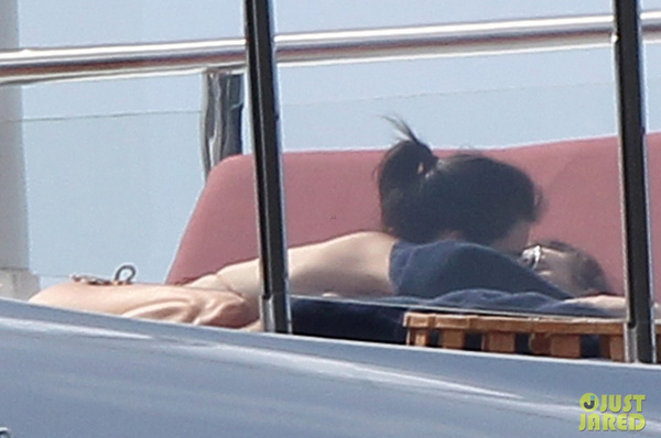 Dai dẳng kh&ocirc;ng k&eacute;m Justin - Selena, Harry Styles v&agrave; Kendall Jenner lại t&aacute;i hợp - Ảnh 3.