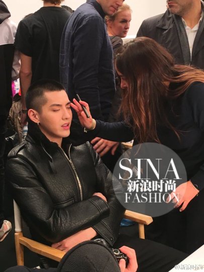 Ngô Diệc Phàm lần đầu sải bước catwalk trong show diễn Burberry - Ảnh 9.
