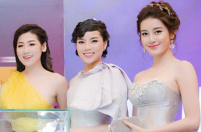 Gây xôn xao vì đến muộn, tóc Kỳ Duyên còn bị chê trông như mái tôn - Ảnh 3.