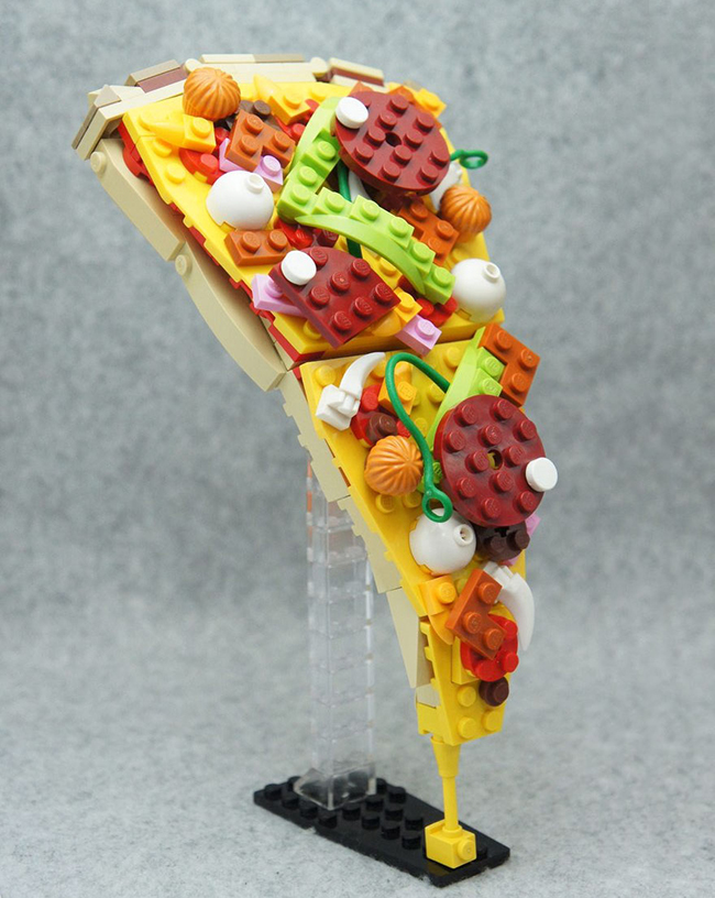 Nghệ sĩ xếp hình khéo léo biến hóa lego thành các món ăn ngon mắt - Ảnh 2.