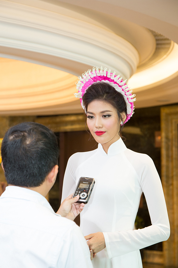 Lan Khu&ecirc;, Kỳ Duy&ecirc;n khoe vẻ đẹp duy&ecirc;n d&aacute;ng trong trang phục &aacute;o d&agrave;i truyền thống - Ảnh 6.