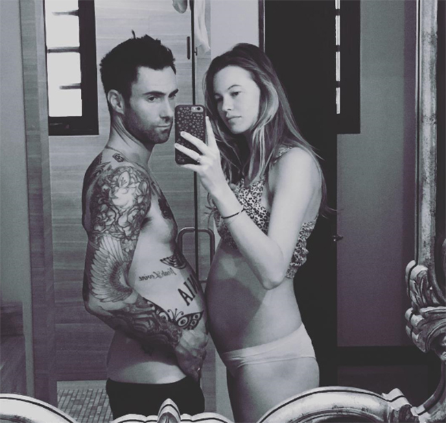 Một mỹ nhân tương lai vừa chào đời: Vợ Adam Levine đã sinh con gái! - Ảnh 2.