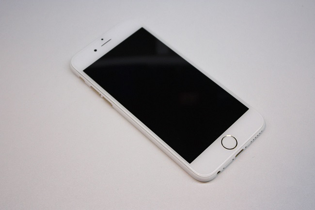 Chiêm ngưỡng iPhone độ vỏ trắng Ngọc Trinh đẹp đến xiêu lòng - Ảnh 5.