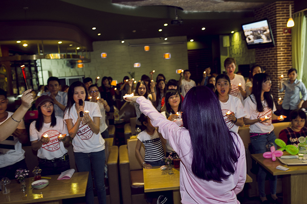 Lương Bích Hữu cười hết cỡ khi giao lưu cùng fan - Ảnh 5.