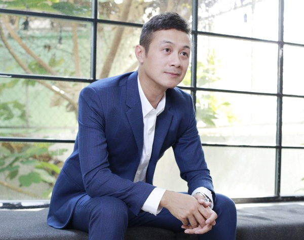 Những qu&yacute; &ocirc;ng của showbiz Việt m&atilde;i kh&ocirc;ng chịu gi&agrave; - Ảnh 13.