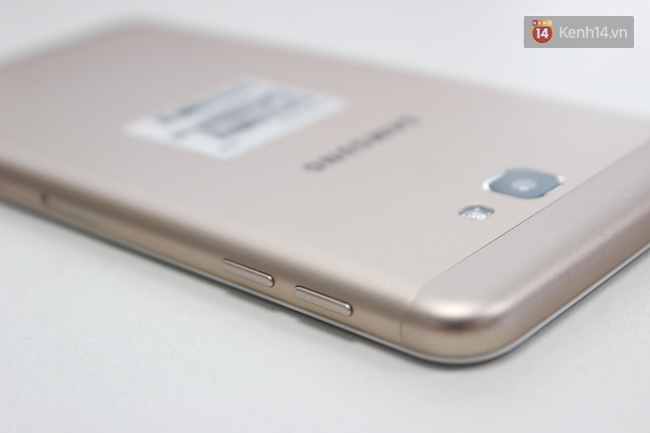 Trải nghiệm nhanh Samsung Galaxy J7 Prime: thiết kế đẹp, cấu h&igrave;nh tốt, gi&aacute; gần 6,3 triệu đồng - Ảnh 2.