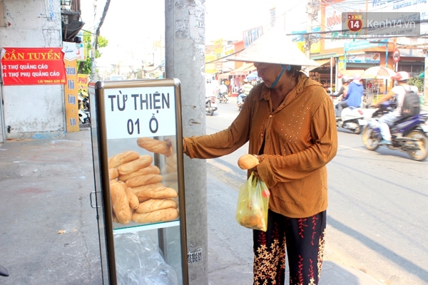 Bánh mỳ miễn phí cho người lao động – Sài Gòn vẫn luôn dễ thương như thế! - Ảnh 3.