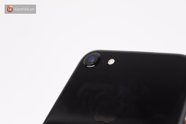 Đã có iPhone 7 đen bóng đầu tiên tại Việt Nam: Đẹp bóng bẩy! - Ảnh 11.