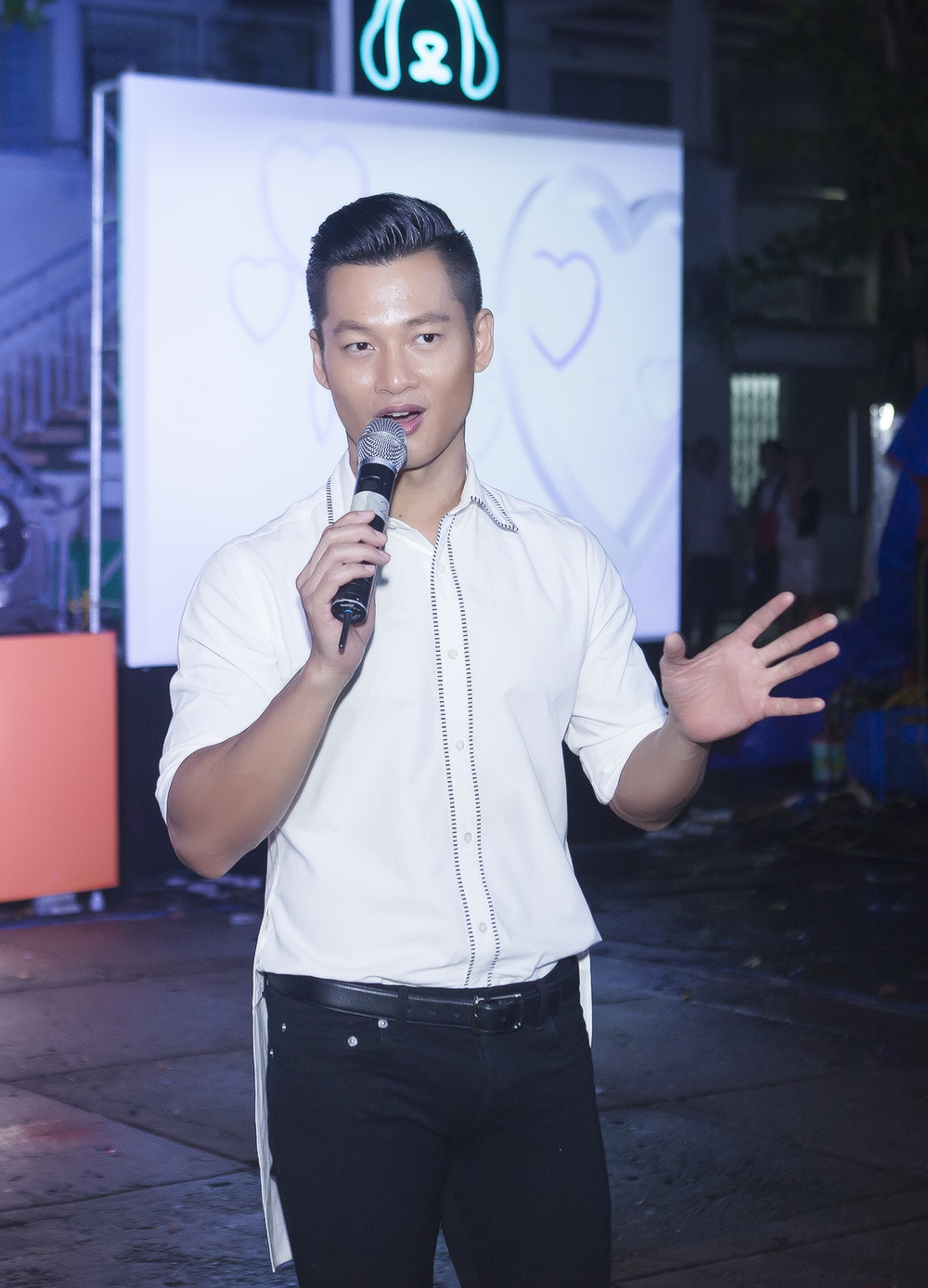 Image hình ảnh hình ảnh hình ảnh hình ảnh hình ảnh hình ảnh hình ảnh hình ảnh Dương Đức Tuấn - Đức Tuấn gây thích thú khi rủ Phạm Hương song ca trong lễ đón tân ...