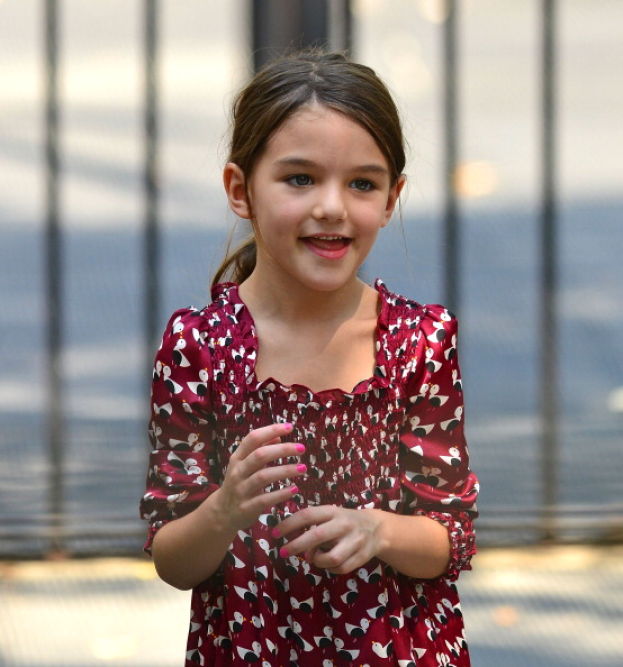 Suri Cruise - Thiên thần nhí một thời ngày càng luộm thuộm và mất vẻ đáng yêu - Ảnh 20.