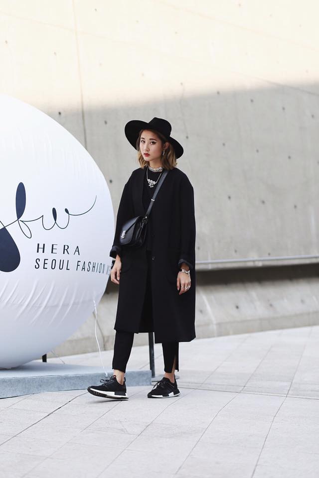 Hoàng Ku, Châu Bùi, Cao Minh Thắng & các fashionista Việt nổi không kém fashionista Hàn tại Seoul Fashion Week - Ảnh 11.