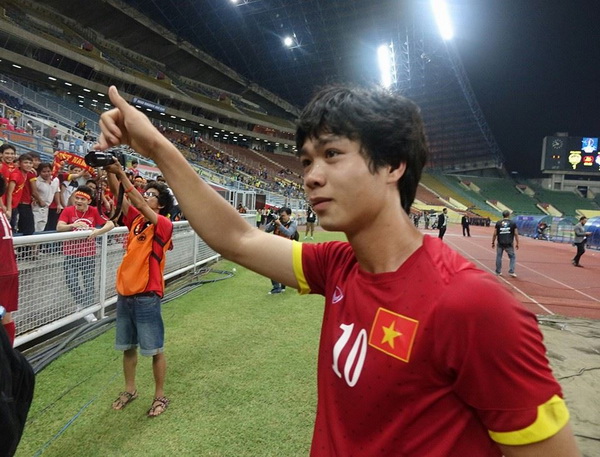 Anh Đức giành QBV Việt Nam 2015, Công Phượng ẵm giải trẻ - Ảnh 3.