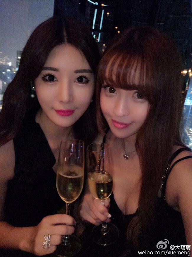 Make up chưa chắc l&agrave;m bạn xinh hơn, nhưng khiến ch&uacute;ng ta giống hệt nhau th&igrave; chắc chắn! - Ảnh 3.