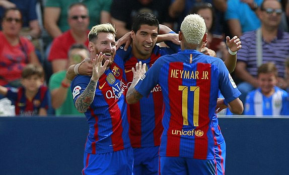 Tam tấu MSN thi nhau bắn phá, Barca lên ngôi đầu La Liga - Ảnh 3.